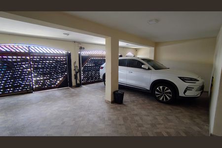 Casa à venda com 289m², 3 quartos e 4 vagas Casa à venda com 289m², 3 quartos e 4 vagasGaragem