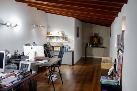 Casa à venda com 289m², 3 quartos e 4 vagas Casa à venda com 289m², 3 quartos e 4 vagasEscritório