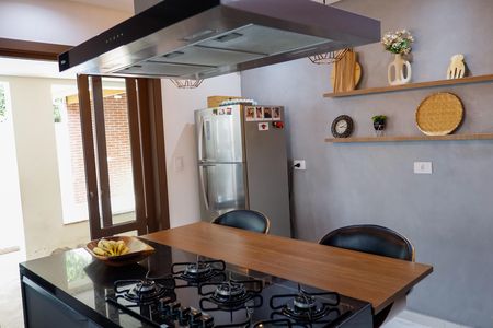 Casa à venda com 289m², 3 quartos e 4 vagas Casa à venda com 289m², 3 quartos e 4 vagasCozinha