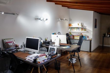 Casa à venda com 289m², 3 quartos e 4 vagas Casa à venda com 289m², 3 quartos e 4 vagasEscritório