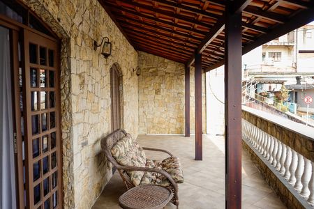 Casa à venda com 289m², 3 quartos e 4 vagas Casa à venda com 289m², 3 quartos e 4 vagasSacada