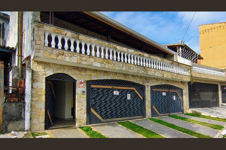 Fachada de casa à venda com 3 quartos, 289m² em Veloso, Osasco
