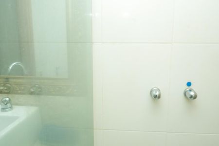 Banheiro de kitnet/studio para alugar com 1 quarto, 40m² em Centro, Nova Iguaçu