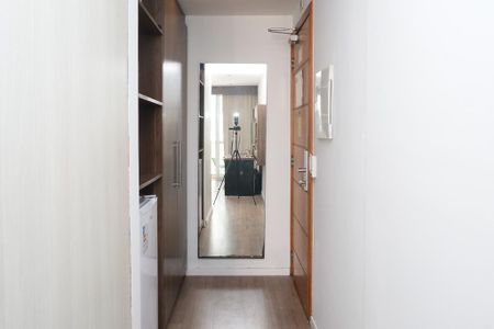 Corredor de kitnet/studio para alugar com 1 quarto, 40m² em Centro, Nova Iguaçu