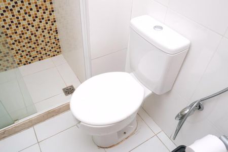 Banheiro de kitnet/studio para alugar com 1 quarto, 40m² em Centro, Nova Iguaçu