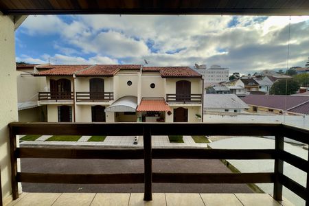 Vista Sacada de casa de condomínio à venda com 3 quartos, 94m² em Tingui, Curitiba