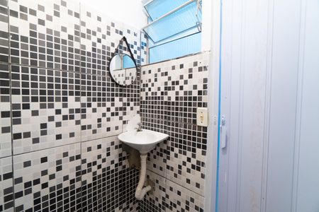 Casa para alugar com 42m², 1 quarto e sem vaga Casa para alugar com 42m², 1 quarto e sem vagaBanheiro