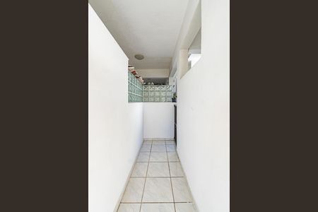 Entrada de casa para alugar com 1 quarto, 35m² em Vila Santo Estefano, São Paulo