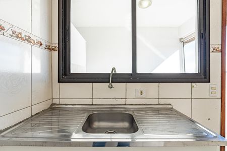 Cozinha de casa para alugar com 1 quarto, 35m² em Vila Santo Estefano, São Paulo