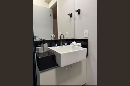 Banheiro de kitnet/studio para alugar com 1 quarto, 33m² em Santana, São Paulo