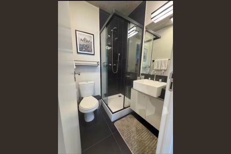 Banheiro de kitnet/studio para alugar com 1 quarto, 33m² em Santana, São Paulo