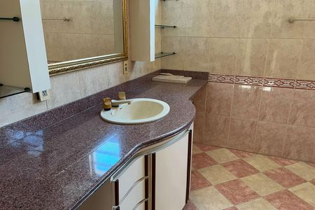 Banheiro da Suíte 2 de apartamento para alugar com 4 quartos, 476m² em Boqueirão, Santos