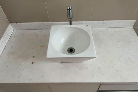Apartamento para alugar com 476m², 4 quartos e 2 vagas Apartamento para alugar com 476m², 4 quartos e 2 vagasBanheiro da Suíte 1