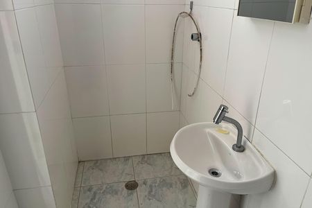 Apartamento para alugar com 476m², 4 quartos e 2 vagas Apartamento para alugar com 476m², 4 quartos e 2 vagasBanheiro de Serviço