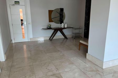 Apartamento para alugar com 476m², 4 quartos e 2 vagas Apartamento para alugar com 476m², 4 quartos e 2 vagasÁrea comum