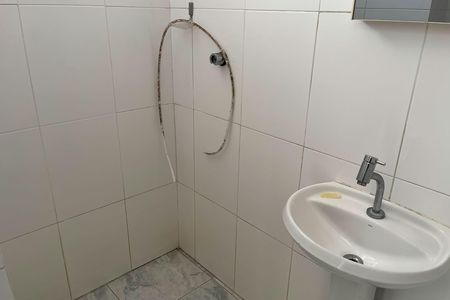 Apartamento para alugar com 476m², 4 quartos e 2 vagas Apartamento para alugar com 476m², 4 quartos e 2 vagasBanheiro de Serviço