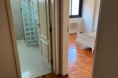 Apartamento para alugar com 476m², 4 quartos e 2 vagas Apartamento para alugar com 476m², 4 quartos e 2 vagasBanheiro da Suíte 1