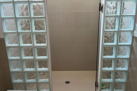 Apartamento para alugar com 476m², 4 quartos e 2 vagas Apartamento para alugar com 476m², 4 quartos e 2 vagasBanheiro da Suíte 1