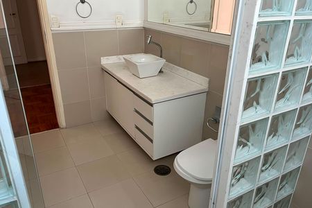 Apartamento para alugar com 476m², 4 quartos e 2 vagas Apartamento para alugar com 476m², 4 quartos e 2 vagasBanheiro da Suíte 1