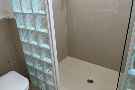 Apartamento para alugar com 476m², 4 quartos e 2 vagas Apartamento para alugar com 476m², 4 quartos e 2 vagasBanheiro da Suíte 1