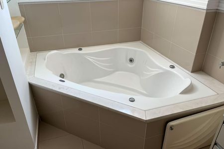 Apartamento para alugar com 476m², 4 quartos e 2 vagas Apartamento para alugar com 476m², 4 quartos e 2 vagasBanheiro