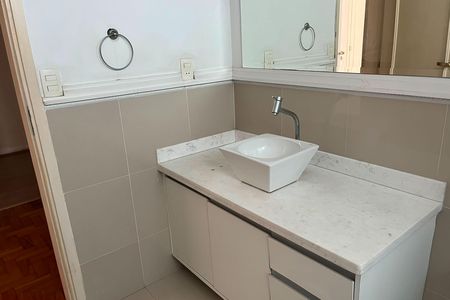 Apartamento para alugar com 476m², 4 quartos e 2 vagas Apartamento para alugar com 476m², 4 quartos e 2 vagasBanheiro da Suíte 1