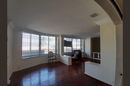 Apartamento para alugar com 129m², 3 quartos e sem vaga Apartamento para alugar com 129m², 3 quartos e sem vagaSala