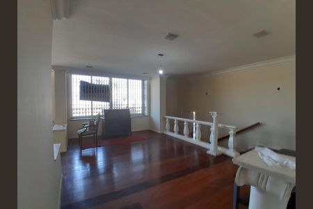Apartamento para alugar com 129m², 3 quartos e sem vaga Apartamento para alugar com 129m², 3 quartos e sem vagaSala