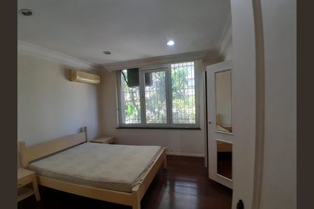 Apartamento para alugar com 129m², 3 quartos e sem vaga Apartamento para alugar com 129m², 3 quartos e sem vagaQuarto