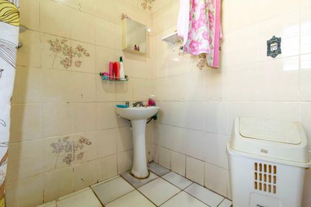 Casa à venda com 178m², 2 quartos e 2 vagasBanheiro