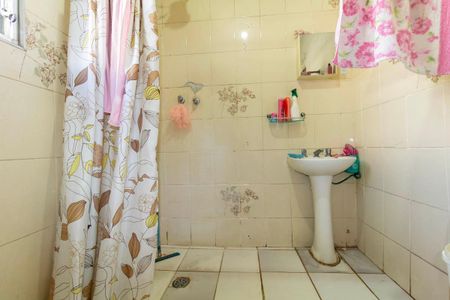 Casa à venda com 178m², 2 quartos e 2 vagasBanheiro