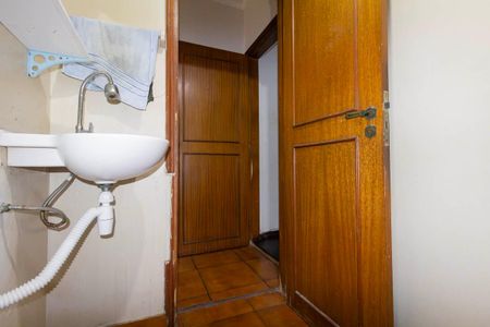 Casa à venda com 178m², 2 quartos e 2 vagasLavabo