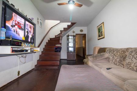 Casa à venda com 178m², 2 quartos e 2 vagasSala