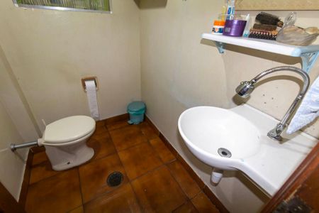 Casa à venda com 178m², 2 quartos e 2 vagasLavabo