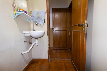 Casa à venda com 178m², 2 quartos e 2 vagasLavabo