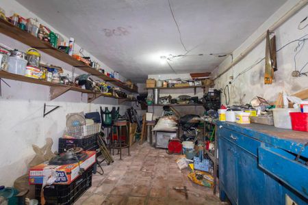 Casa à venda com 178m², 2 quartos e 2 vagasDepósito