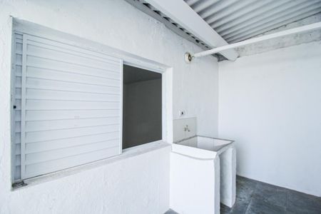 Casa à venda com 100m², 2 quartos e 1 vaga Casa à venda com 100m², 2 quartos e 1 vagaÁrea de Serviço