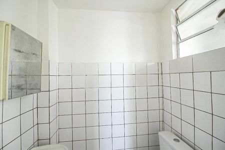 Banheiro da Suíte de casa à venda com 2 quartos, 100m² em Vila Santa Edwiges, São Paulo