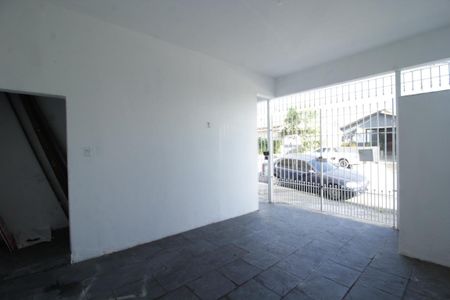 Garagem de casa à venda com 2 quartos, 100m² em Vila Santa Edwiges, São Paulo