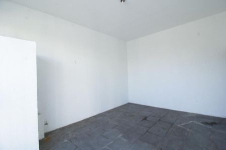 Garagem de casa à venda com 2 quartos, 100m² em Vila Santa Edwiges, São Paulo