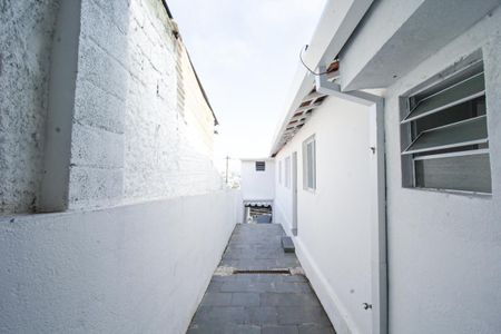 Casa à venda com 100m², 2 quartos e 1 vaga Casa à venda com 100m², 2 quartos e 1 vagaCorredor