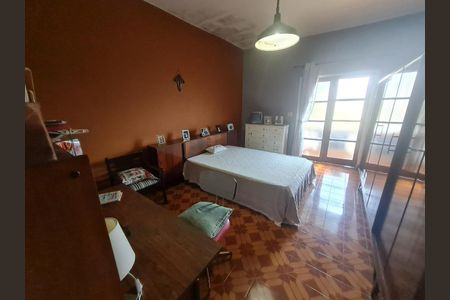Casa à venda com 5 quartos, 200m² em Vila Pereira Barreto, São Paulo