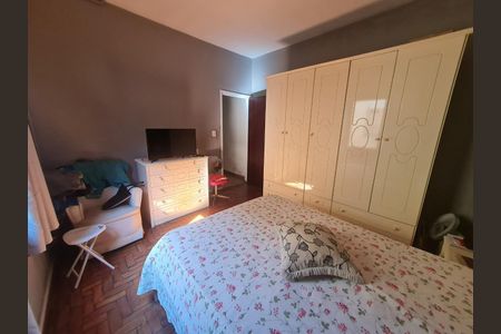 Casa à venda com 5 quartos, 200m² em Vila Pereira Barreto, São Paulo