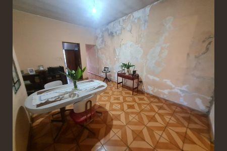 Casa à venda com 5 quartos, 200m² em Vila Pereira Barreto, São Paulo