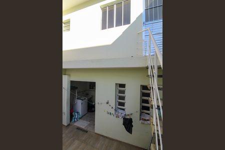 Quintal de casa à venda com 4 quartos, 119m² em Jardim Bonfiglioli, São Paulo