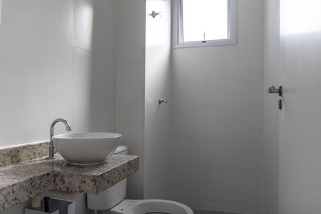 Banheiro de kitnet/studio à venda com 1 quarto, 25m² em Nova Suíça, Belo Horizonte