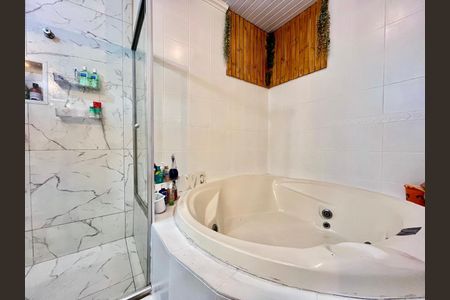 Casa à venda com 110m², 3 quartos e 2 vagas Casa à venda com 110m², 3 quartos e 2 vagasBanheiro