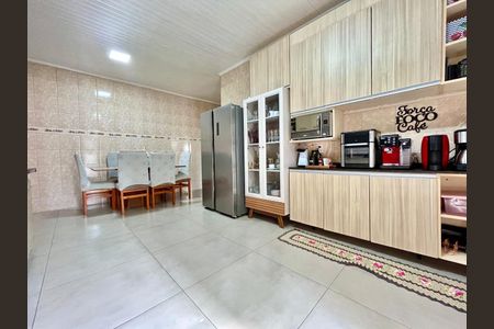 Casa à venda com 110m², 3 quartos e 2 vagas Casa à venda com 110m², 3 quartos e 2 vagasCozinha