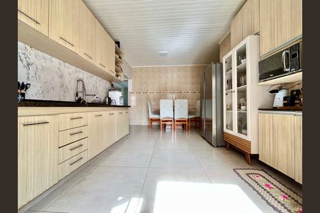 Cozinha de casa à venda com 3 quartos, 110m² em São José, Canoas