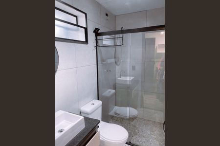 Banheiro de kitnet/studio para alugar com 1 quarto, 24m² em Jardim das Vertentes, São Paulo